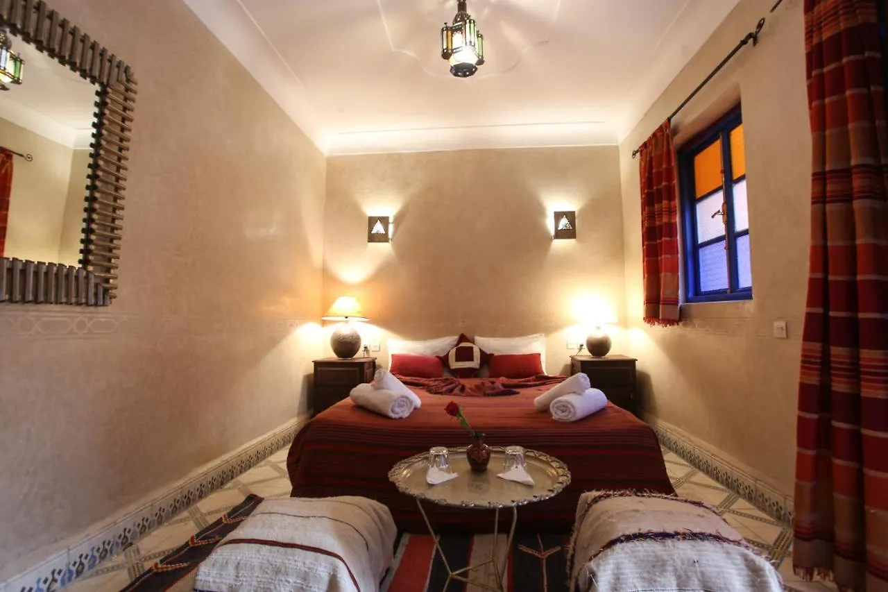 Riad Si Amarraの連絡先